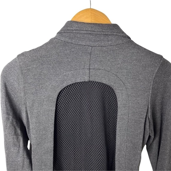 CAbi Mesh Back Full Zipper Belted Jacket Style 3184 Size Large Gray Size XXS - Picture 7 of 12